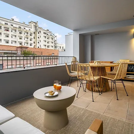Apartment Whome Urban Oasis: Modern Living With Parking & Ac Lisbon