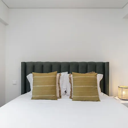 Whome Urban Oasis: Modern Living With Parking & Ac Lisbon