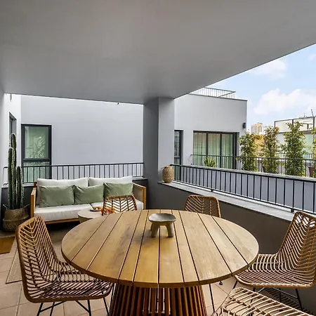 Apartment Whome Urban Oasis: Modern Living With Parking & Ac *