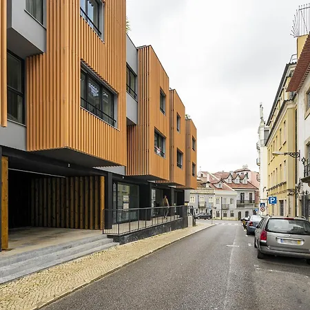 Whome Urban Oasis: Modern Living With Parking & Ac