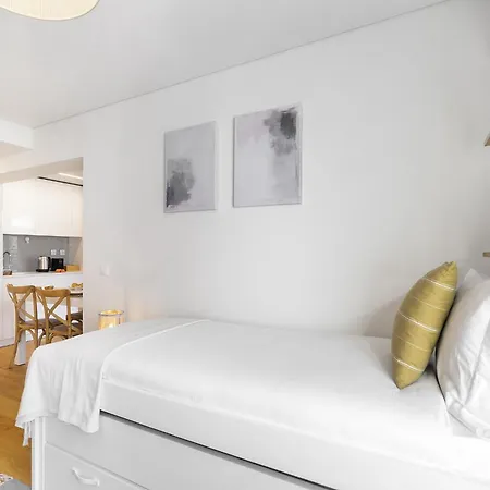 Whome Urban Oasis: Modern Living With Parking & Ac *