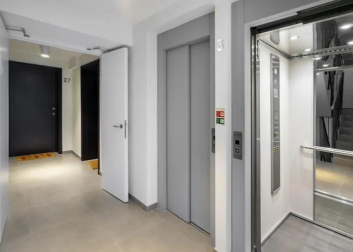 Apartment Whome Urban Oasis: Modern Living With Parking & Ac *