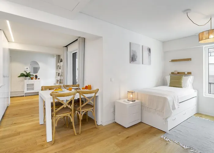 Whome Urban Oasis: Modern Living With Parking & Ac Lissabon