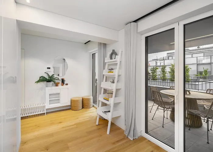 Whome Urban Oasis: Modern Living With Parking & Ac Apartment *