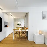 Whome Urban Oasis: Modern Living With Parking & Ac Appartement