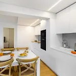 Apartamento Whome Urban Oasis: Modern Living With Parking & Ac Lisboa